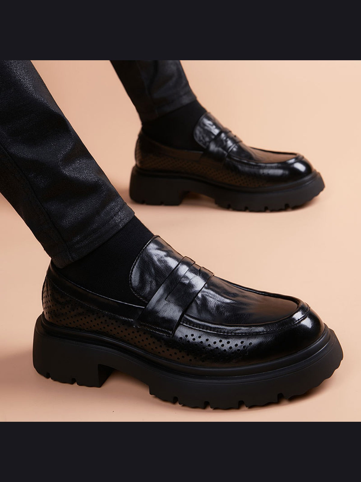 Color handcrafted genuine leather shoes - color image